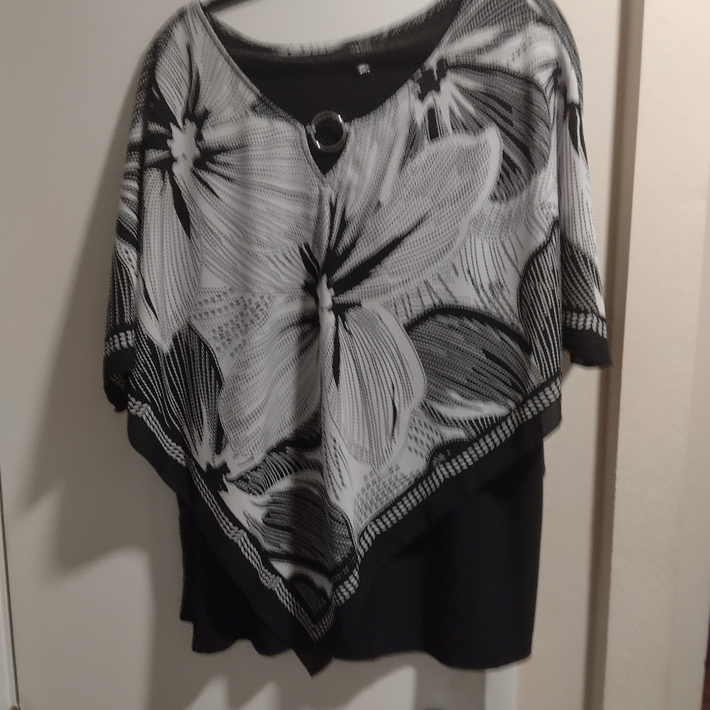 Black and White Floral Butterfly Top